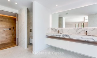 Zeer elegante moderne luxe villa te koop, strandzijde Puerto Banus, Marbella 9505 