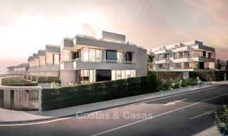 Prachtige nieuwe, moderne schakelvilla´s te koop, op loopafstand van het strand en voorzieningen in Fuengirola, Costa del Sol. Laatste units! 9491 