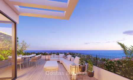Prachtige nieuwe, moderne schakelvilla´s te koop, op loopafstand van het strand en voorzieningen in Fuengirola, Costa del Sol. Laatste units! 9496