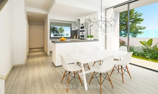 Prachtige nieuwe, moderne schakelvilla´s te koop, op loopafstand van het strand en voorzieningen in Fuengirola, Costa del Sol. Laatste units! 9499 