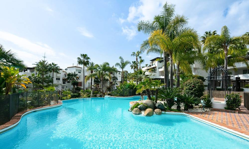 Gerenoveerd luxe appartement in Puente Romano te koop met zeezicht - Golden Mile, Marbella 9587