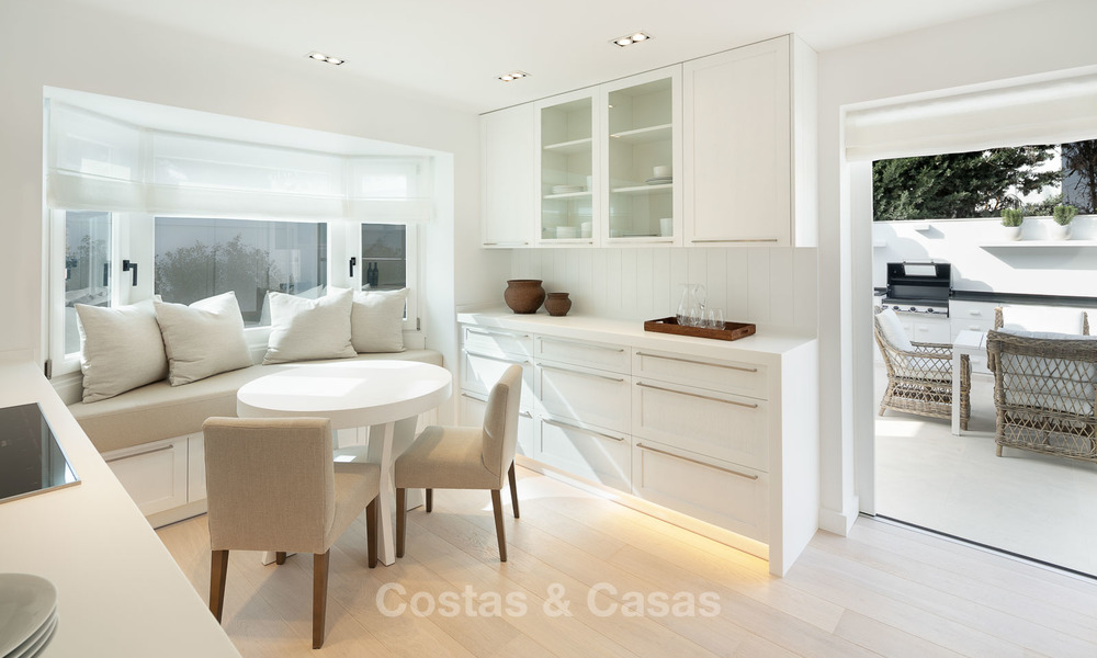 Sublieme gerenoveerde luxe villa te koop, eerstelijn golf Las Brisas - Nueva Andalucia, Marbella 9609
