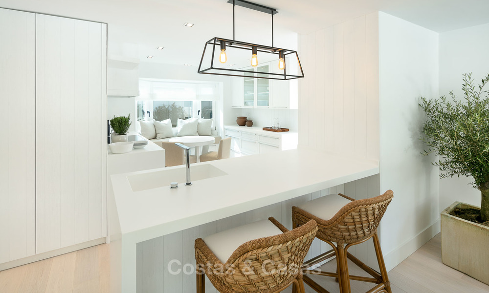Sublieme gerenoveerde luxe villa te koop, eerstelijn golf Las Brisas - Nueva Andalucia, Marbella 9614