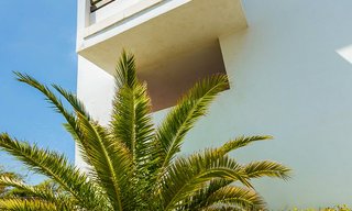 Eerstelijn golf beleggings-appartementen te koop in 4-sterren vakantieoord met golf-, berg- en/of zeezicht in Estepona, Costa del Sol 9901 