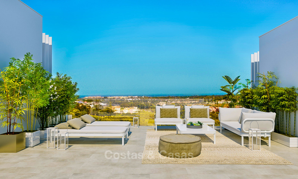 Nieuwe, moderne half vrijstaande villa's met prachtig zeezicht te koop, eerste lijn golf, Sotogrande, Costa del Sol 9930