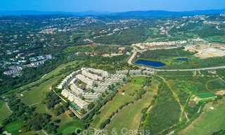 Nieuwe, moderne half vrijstaande villa's met prachtig zeezicht te koop, eerste lijn golf, Sotogrande, Costa del Sol 9936 