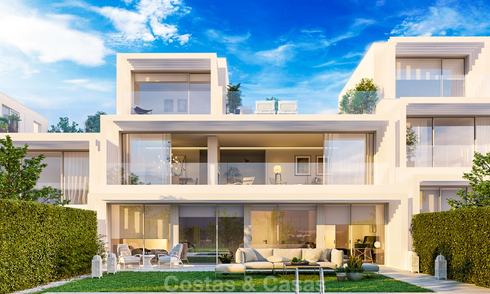 Nieuwe, moderne half vrijstaande villa's met prachtig zeezicht te koop, eerste lijn golf, Sotogrande, Costa del Sol 9942