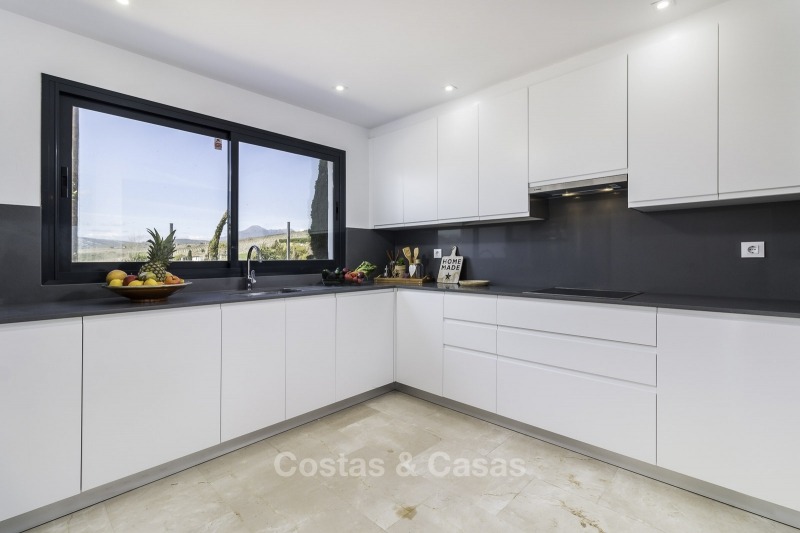 Nieuwe eerstelijns golf appartementen met zeezicht te koop, instapklaar, op loopafstand van het strand - Casares, Costa del Sol 11125 