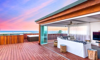 Magnifieke, luxueuze tweedelijns strandvilla met heerlijk zeezicht te koop in Puente Romano, Golden Mile, Marbella 10017 