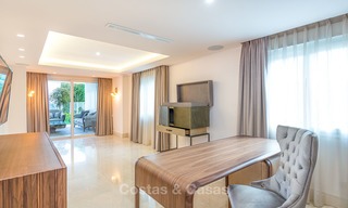 Magnifieke, luxueuze tweedelijns strandvilla met heerlijk zeezicht te koop in Puente Romano, Golden Mile, Marbella 10027 