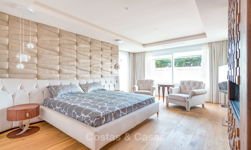 Magnifieke, luxueuze tweedelijns strandvilla met heerlijk zeezicht te koop in Puente Romano, Golden Mile, Marbella 10031