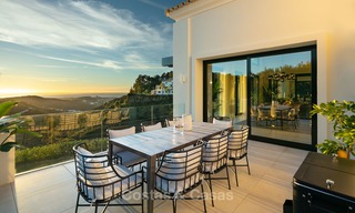 Oogstrelende, volledig gerenoveerde luxe villa met adembenemend zeezicht te koop in El Madroñal, Benahavis - Marbella 10074 