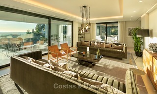 Oogstrelende, volledig gerenoveerde luxe villa met adembenemend zeezicht te koop in El Madroñal, Benahavis - Marbella 10076 