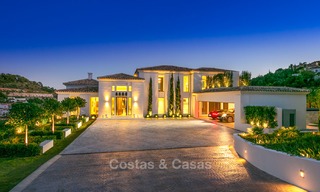 Oogstrelende, volledig gerenoveerde luxe villa met adembenemend zeezicht te koop in El Madroñal, Benahavis - Marbella 10093 