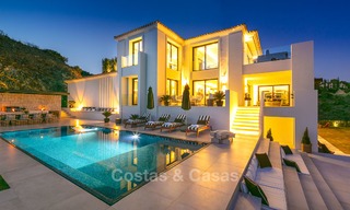 Oogstrelende, volledig gerenoveerde luxe villa met adembenemend zeezicht te koop in El Madroñal, Benahavis - Marbella 10094 