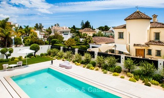 Buitengewone, volledig gerenoveerde strandvilla te koop op de prestigieuze Golden Mile, Marbella 10131 