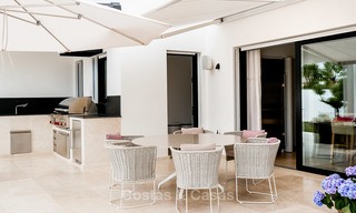 Buitengewone, volledig gerenoveerde strandvilla te koop op de prestigieuze Golden Mile, Marbella 10165 