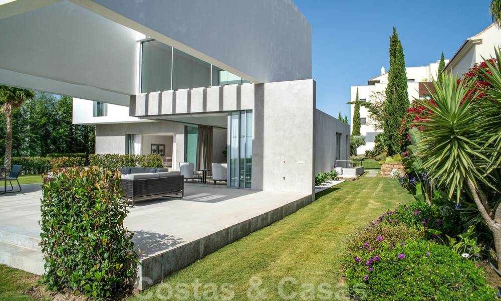Gloednieuwe hedendaagse luxe villa met panoramisch zeezicht te koop, in een exclusief golfresort, Benahavis - Marbella 26525