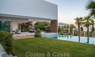 Gloednieuwe hedendaagse luxe villa met panoramisch zeezicht te koop, in een exclusief golfresort, Benahavis - Marbella 26548 