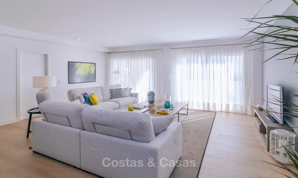 Ruime en moderne exclusieve villa's met prachtig panoramisch zeezicht te koop - Benalmadena, Costa del Sol 10174