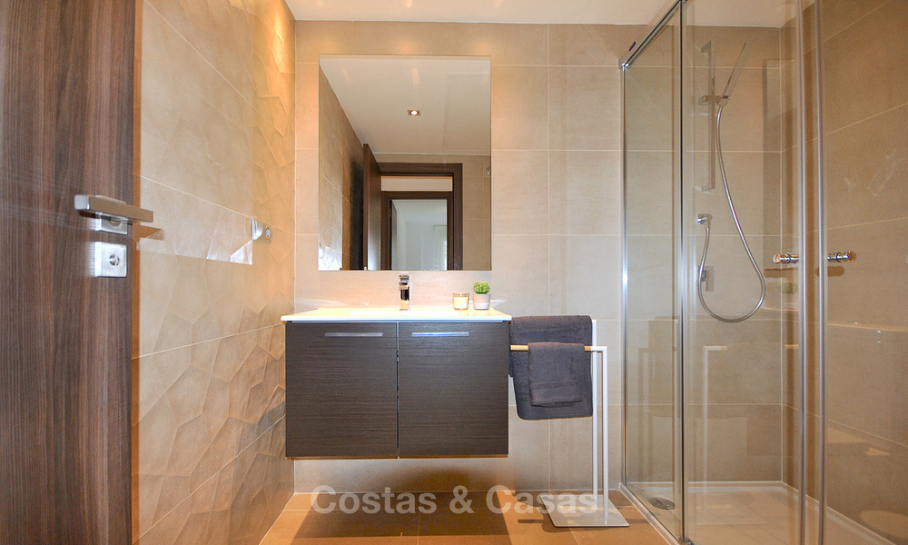 Nieuw modern appartement te koop, op loopafstand van het strand en het stadscentrum - strandzijde San Pedro, Marbella 10327
