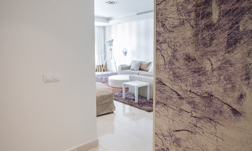 Spectaculair eerstelijnstrand duplex appartement te koop, in een exclusief complex, Puerto Banus, Marbella 10220