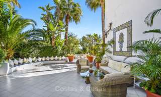 Charmant, zeer ruim duplex appartement te koop, eerstelijnstrand en jachthaven van Cabopino, Oost Marbella 10245 