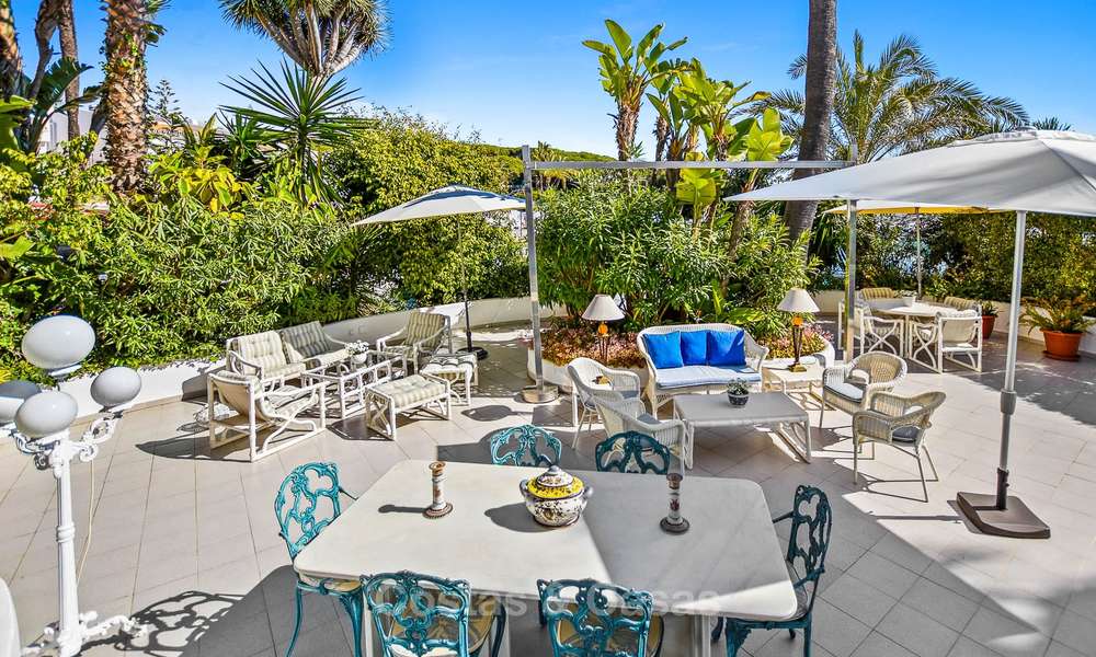 Charmant, zeer ruim duplex appartement te koop, eerstelijnstrand en jachthaven van Cabopino, Oost Marbella 10249