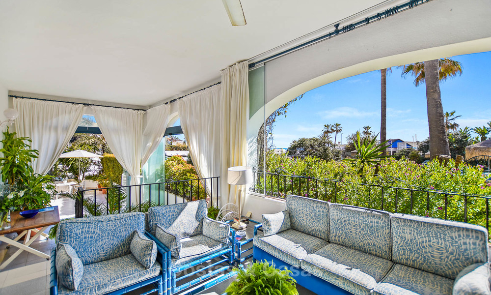 Charmant, zeer ruim duplex appartement te koop, eerstelijnstrand en jachthaven van Cabopino, Oost Marbella 10259