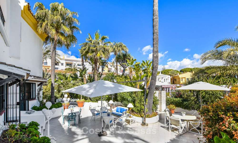 Charmant, zeer ruim duplex appartement te koop, eerstelijnstrand en jachthaven van Cabopino, Oost Marbella 10262