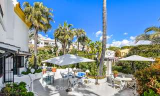 Charmant, zeer ruim duplex appartement te koop, eerstelijnstrand en jachthaven van Cabopino, Oost Marbella 10262 