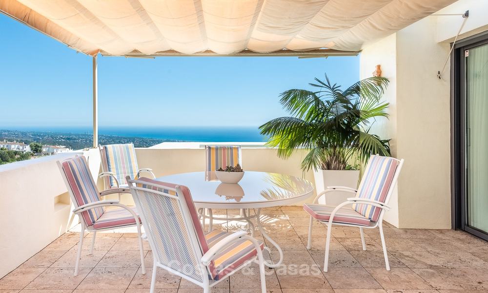 Indrukwekkend en luxueus modern penthouse appartement met panoramisch zeezicht te koop, Marbella East 10288