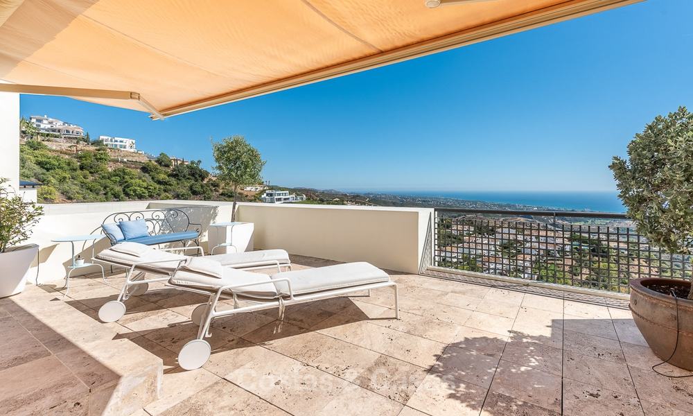 Indrukwekkend en luxueus modern penthouse appartement met panoramisch zeezicht te koop, Marbella East 10294