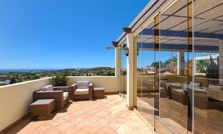 Spectaculair penthouse appartement met panoramisch zicht over de bergen, vallei en zee te koop, Nueva Andalucía, Marbella 10365 