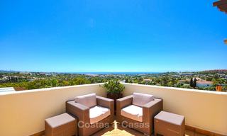 Spectaculair penthouse appartement met panoramisch zicht over de bergen, vallei en zee te koop, Nueva Andalucía, Marbella 10366 
