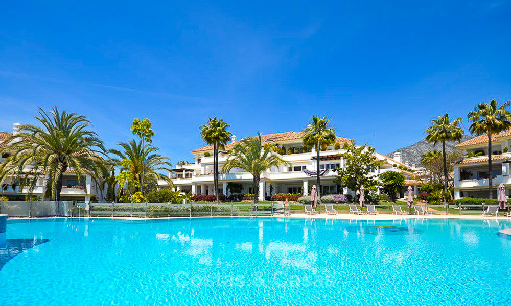 Uniek luxe 6 slaapkamer appartement in een exclusief complex te koop, op de prestigieuze Golden Mile, Marbella 10406