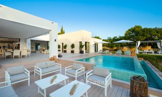 Imposante moderne eigentijdse luxe villa te koop in de Golf Vallei van Nueva Andalucia, Marbella 10433 