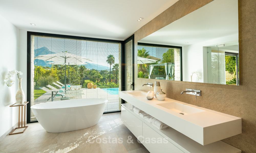 Imposante moderne eigentijdse luxe villa te koop in de Golf Vallei van Nueva Andalucia, Marbella 10437