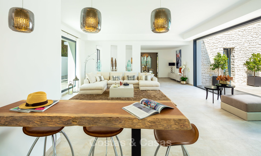 Imposante moderne eigentijdse luxe villa te koop in de Golf Vallei van Nueva Andalucia, Marbella 10444