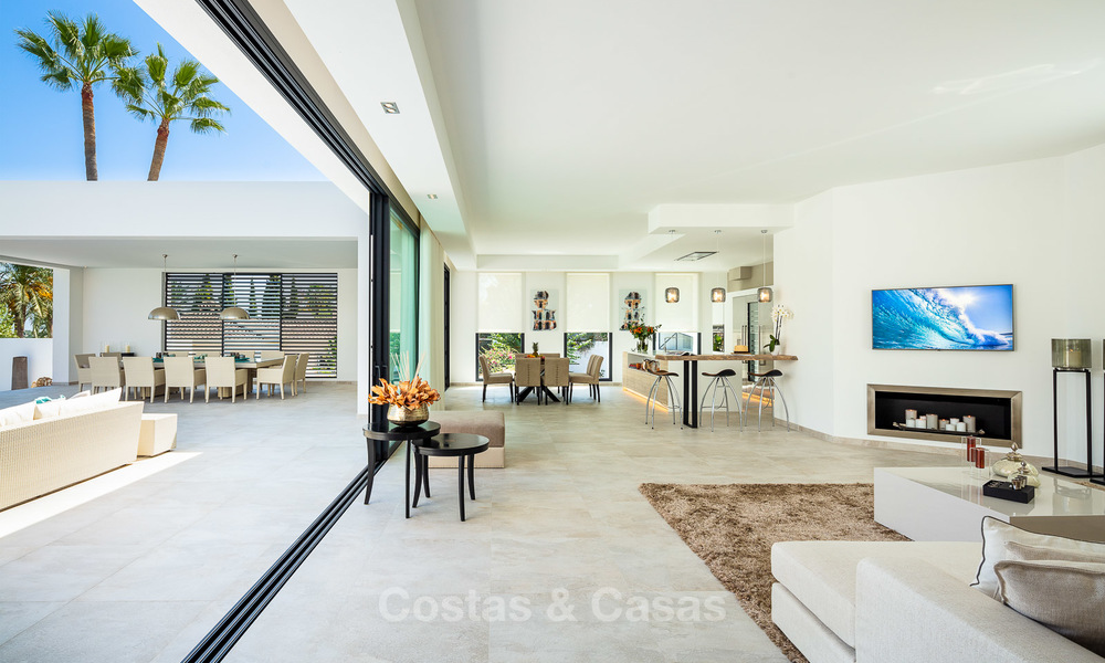 Imposante moderne eigentijdse luxe villa te koop in de Golf Vallei van Nueva Andalucia, Marbella 10446
