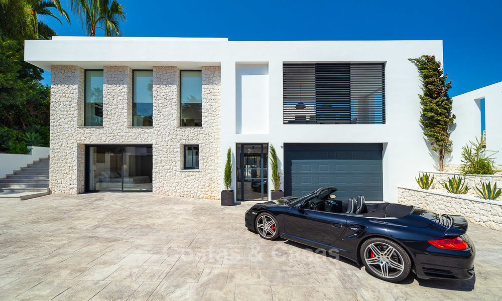 Imposante moderne eigentijdse luxe villa te koop in de Golf Vallei van Nueva Andalucia, Marbella 10448