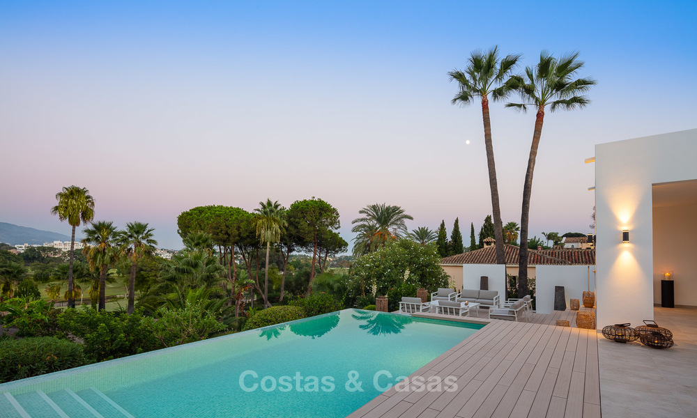 Imposante moderne eigentijdse luxe villa te koop in de Golf Vallei van Nueva Andalucia, Marbella 10450