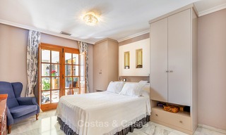 Te koop: Villa in Andalusische stijl in een luxe golf urbanisatie, op loopafstand van voorzieningen - Golf Valley, Nueva Andalucía, Marbella 10480 