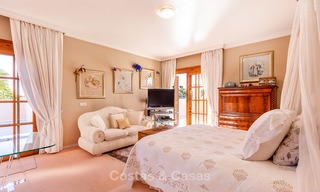 Te koop: Villa in Andalusische stijl in een luxe golf urbanisatie, op loopafstand van voorzieningen - Golf Valley, Nueva Andalucía, Marbella 10492 