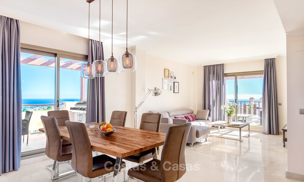 Luxe penthouse appartement met prachtige panoramische zichten op zee en bergen te koop, Benahavis, Marbella 10541