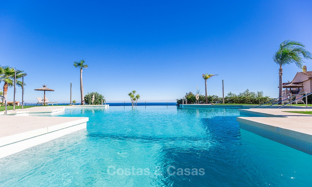 Luxueus hoek penthouse appartement met adembenemend panoramisch uitzicht op zee, golf en bergen te koop, Benahavis, Marbella 10563