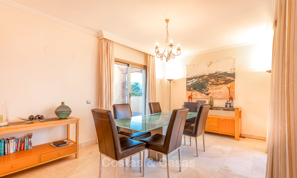 Luxueus hoek penthouse appartement met adembenemend panoramisch uitzicht op zee, golf en bergen te koop, Benahavis, Marbella 10582