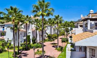 Gerenoveerd rijhuis in een populaire wijk te koop, op loopafstand van het strand en Puerto Banus - Nueva Andalucia, Marbella 10600 