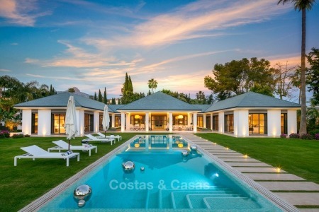 Spectaculaire, eigentijdse luxe villa te koop, eerstelijn golf in Las Brisas, Nueva Andalucia, Marbella 10846