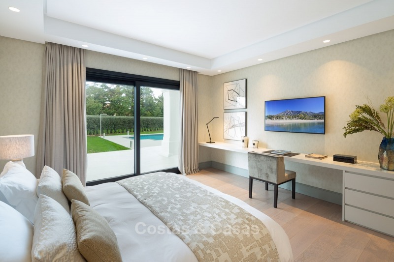 Indrukwekkende en zeer ruime gerenoveerde luxe villa te koop op de Golden Mile in Sierra Blanca, Marbella 10895 